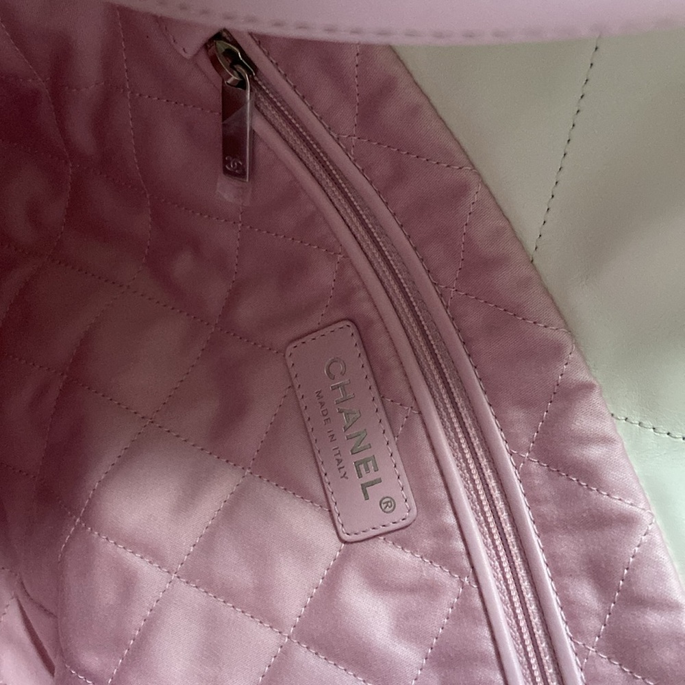 Chanel 22 bag in Ombré. Small - Picture 6 of 16